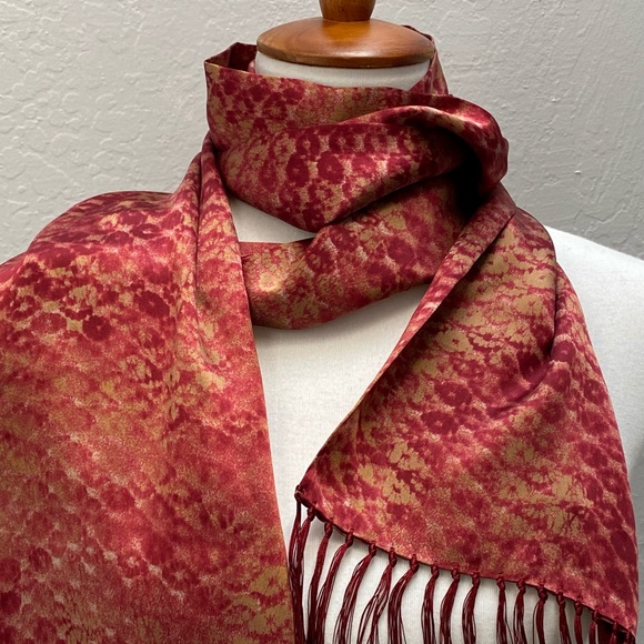 Rare Louis Feraud Scarf Deep Red with Fringe 100% Silk NWT Vintage - Picture 4 of 15